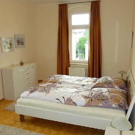 Zentrumsnahe-wohnung-am-elbufer Апартаменты *